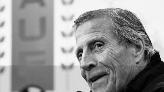 El Maestro Tabárez es el primer entrenador sudamericano que pone en duda cuándo se iniciarán las eliminatorias
