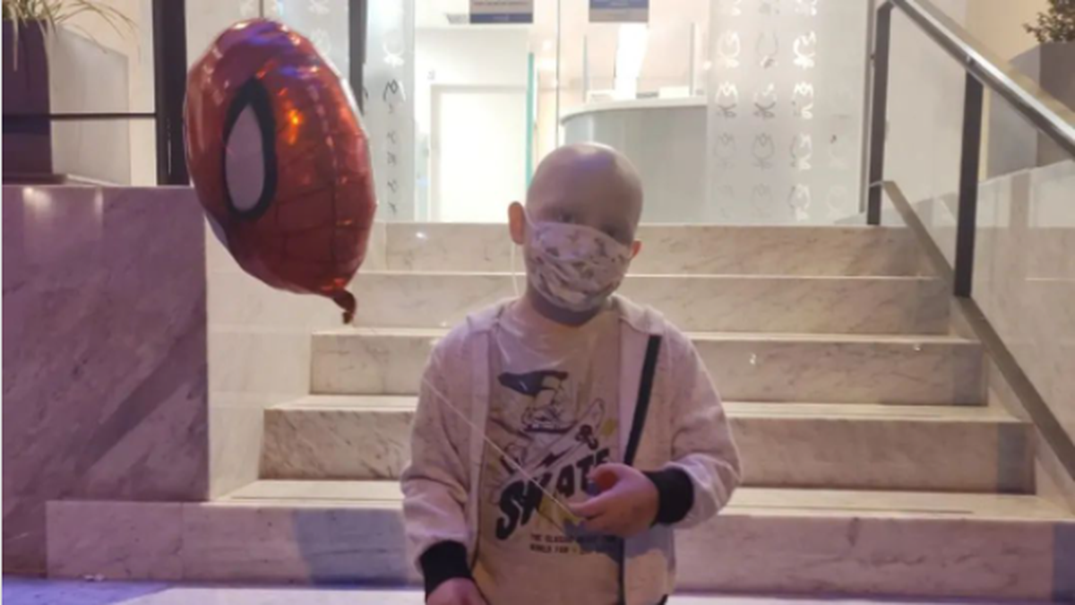 Kevin, un niño de siete años de Corral de Bustos que padece una leucemia linfobástica aguda tipo B