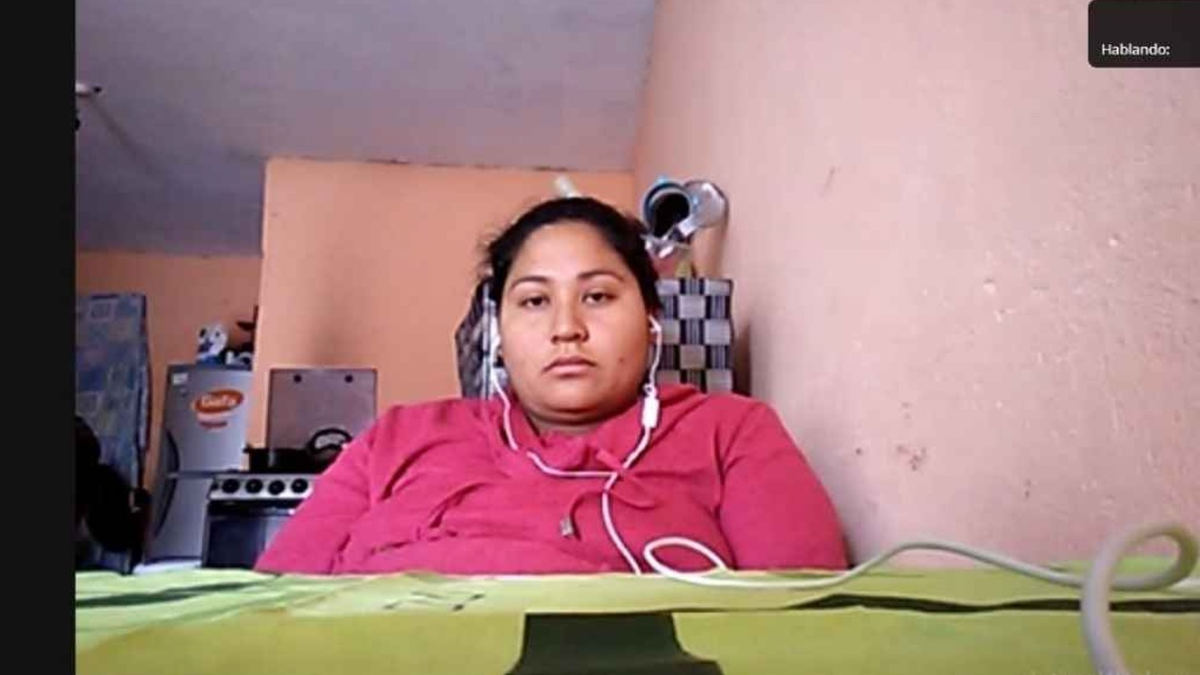 Le pusieron una tobillera electrónica. 