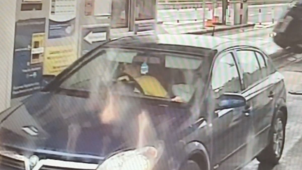 La policía de Staffordshire publicó el video para advertir a las personas sobre los peligros de conducir bajo los efectos de las drogas.