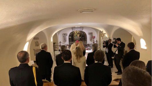 Antes de ver al Papa, Alberto participó de una misa por la reconciliación y en la que se recordó a Perón