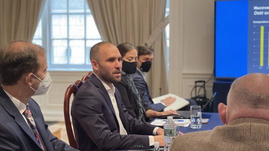 Martín Guzmán viaja a Rusia para avanzar en la producción de la Sputnik V en Argentina