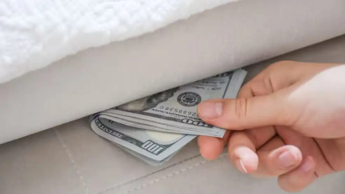 Blanqueo de dólares: el Gobierno flexibiliza controles para comprar inmuebles y autos en efectivo