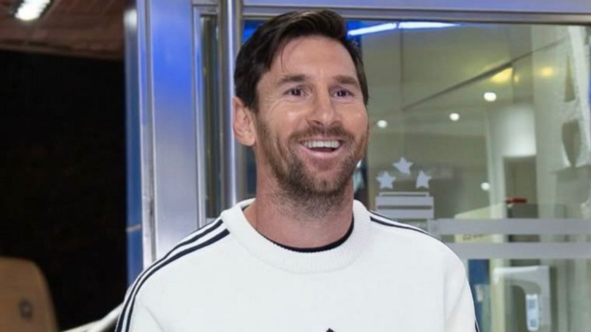 El look de Leo Messi en su regreso al país con un particular accesorio que lo relaciona con La China Suárez e Icardi