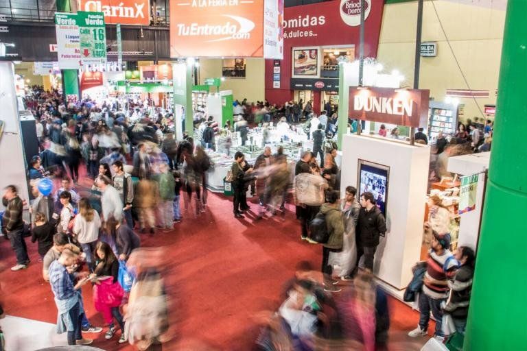 Feria del Libro: Paul Auster, fútbol marica y firmas de Ludovica y Rolón