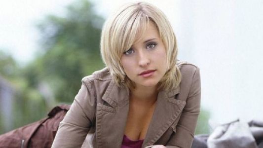 Allison Mack toma el control de secta tras arresto de su líder