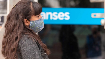 Jubilaciones, Pensiones, AUH, AUE: quiénes cobran este viernes 11