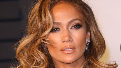 Lluvia de comentarios por la foto de Jennifer López en la bañadera