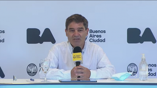 Quirós calificó como poco prudente la idea de modificar la modalidad de aplicación de las vacunas contra el Covid-19