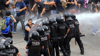 La dura respuesta del Gobierno a Amnistía Internacional tras un informe crítico del protocolo antipiquetes