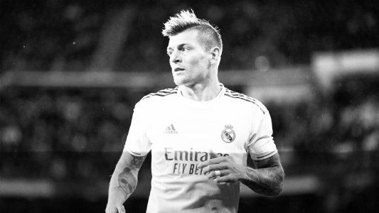 Toni Kroos dice que lo malinterpretaron y le parece lógico un recorte salarial