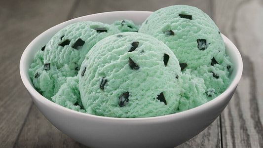 Insólito: escracharon a un joven por comprar helado de menta granizada en la primera cita
