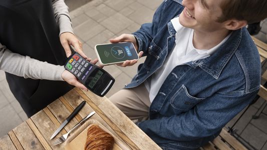 Billeteras digitales: 4 claves sobre los nuevos topes de AFIP para evitar sanciones y controlar las finanzas personales