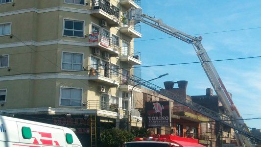 Tres fallecidos por un incendio en un edificio de Ramos Mejía