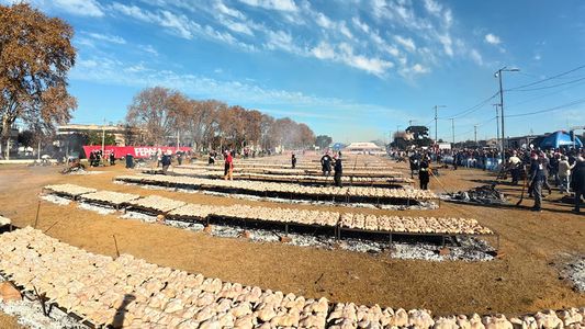 Récord Guinness en Argentina: asaron más de 8.600 kilos de pollo y sorprendieron al mundo