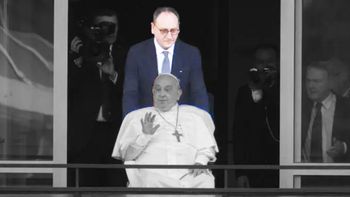Quiénes son los ángeles invisibles que ayudaron al Papa Francisco