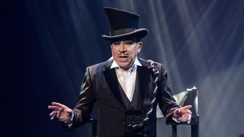 Así vuelvo, la obra de Aníbal Pachano brindó una función especial en el Teatro Regina