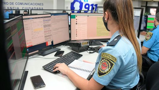 Una policía de Córdoba salvó por teléfono a una bebé que se ahogaba: La escucho llorar