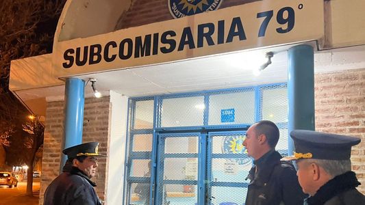 ¡Increíble!: encontró a un ladrón robando dentro de su auto y su reacción fue desopilante