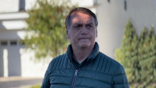 Mientras la Justicia le pidió explicaciones por un decreto, Jair Bolsonaro admitió deslices en su gobierno