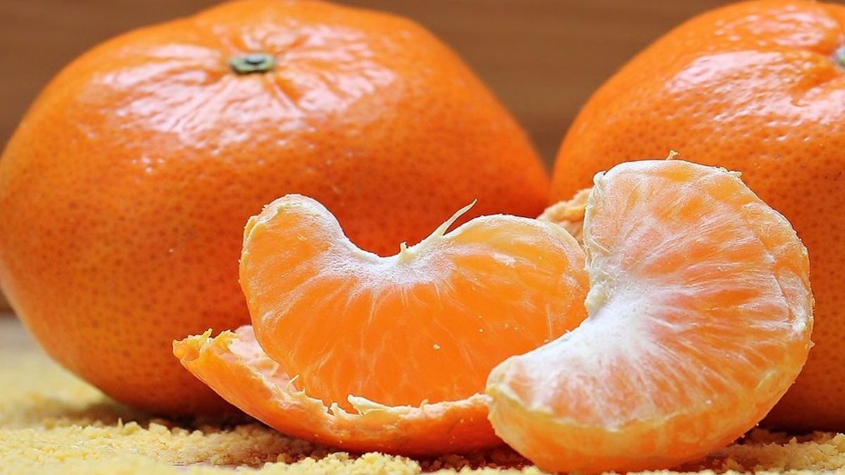 Asegura que Jesús se le apareció en una mandarina y compartió fotos del milagro