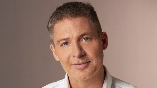 Adrián Suar arrasa en Netflix con la comedia que explora los límites sexuales en las parejas