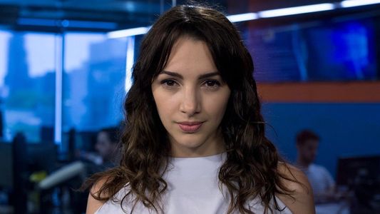 Thelma Fardin promociona una línea de ropa con fines solidarios