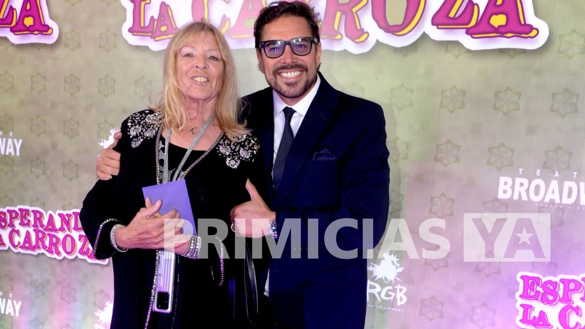 esperando la carroza estreno famosos.jpg
