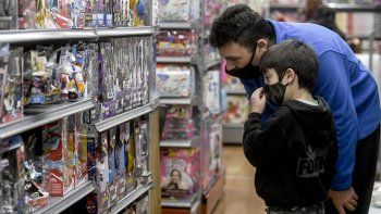 En febrero, las ventas minoristas cayeron un 6,5% interanual