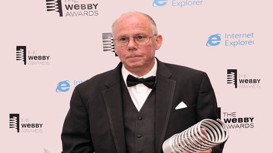 Murió Stephen Wilhite, el creador de los GIF: cómo nacieron los gráficos que inundan las redes sociales