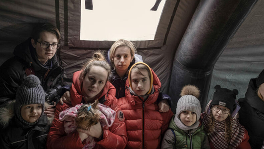 Más de la mitad de los chicos de Ucrania tuvo que dejar sus casas: ¿Qué pasa con ellos?