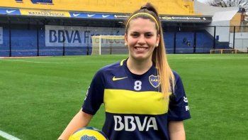 Una jugadora de Boca regaló su colección de botines para que un equipo femenino pueda seguir entrenando