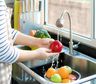 Limpieza correcta de frutas y verduras: el método que propone un médico