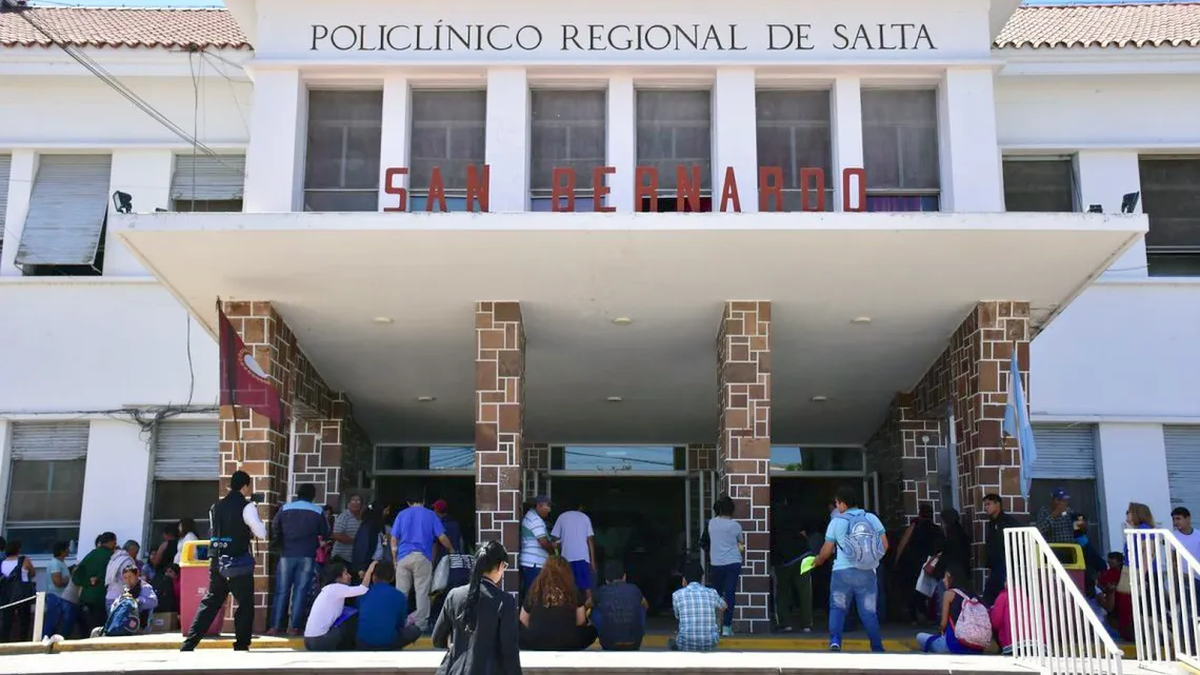 Los extranjerostransitorios deberán pagar sus consultas y tratamientos. (Foto: Popular)