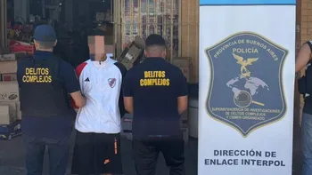 El presunto autor material del ataque tras ser detenido. El presunto autor material del ataque tras ser detenido.