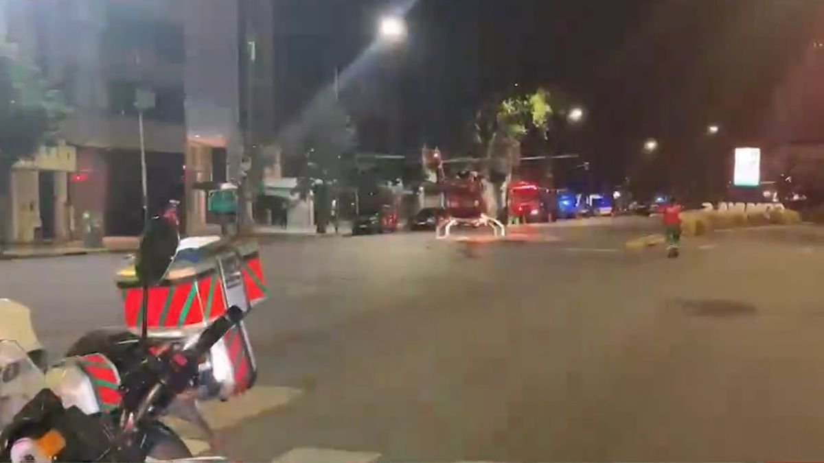Balearon a dos efectivos de la Policía de la Ciudad en Morón: uno está grave (Foto: captura de TV).