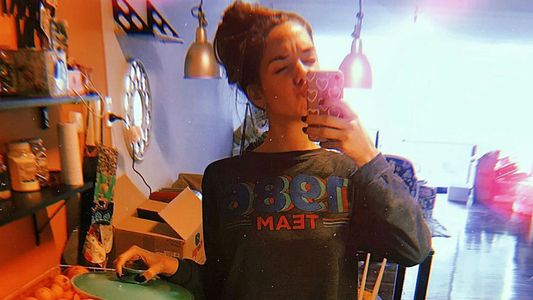 Debate entre sus seguidores: Julieta Nair Calvo generó misterio con una foto cocinando