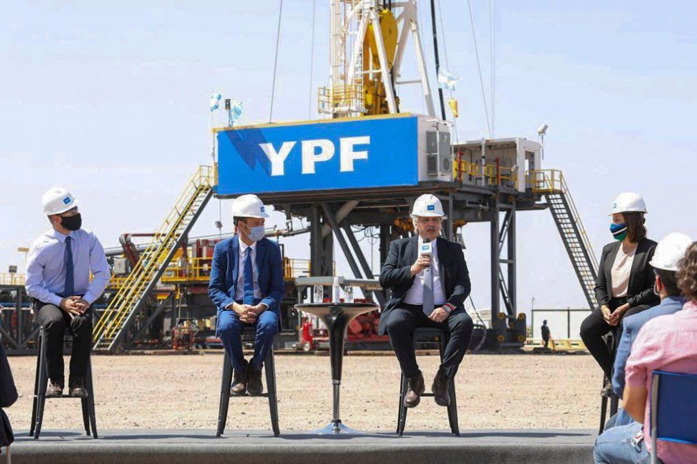 Alberto Fernández: Necesitamos a YPF más fuerte y más viva que nunca