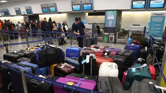 Reclamo salarial: habrá demoras y cancelaciones en Aeroparque por paros parciales