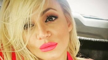 La reaparición de María Eugenia Ritó: a los besos con una amiga