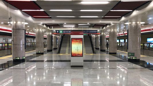 Por el brote de coronavirus, decenas de estaciones de subte cierran en las principales ciudades de China