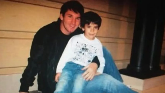 Tommy tiene lo mismo que Messi: la historia del chico que no podía crecer y la conversación le cambió la vida