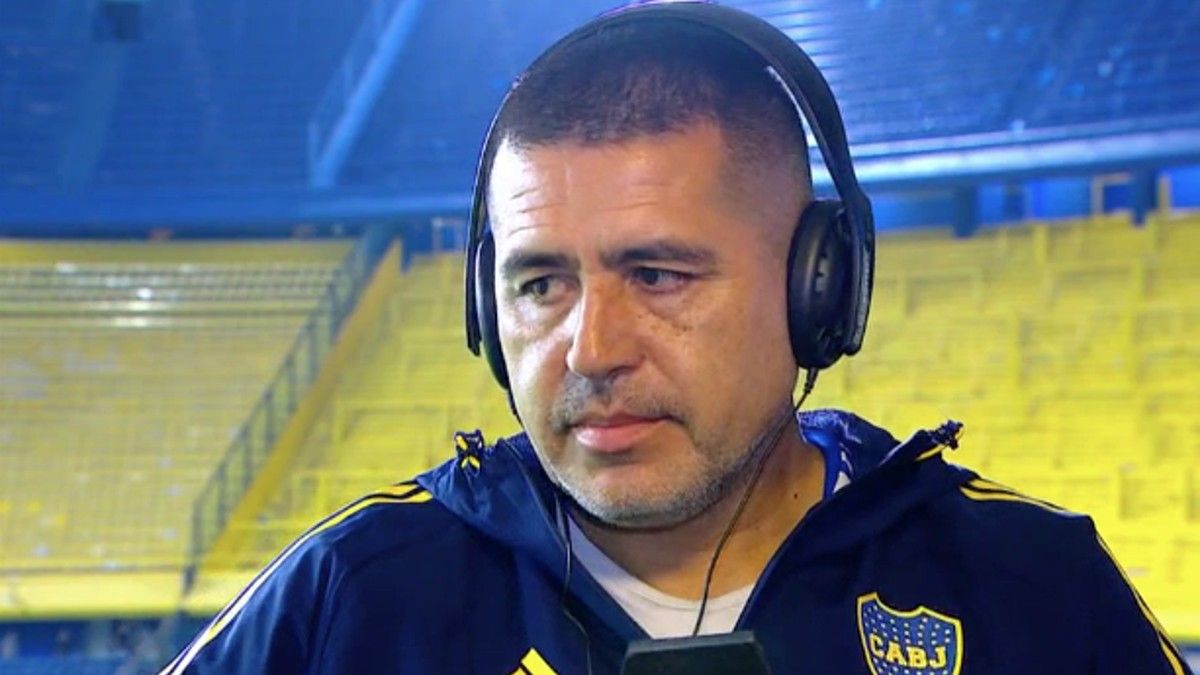 Juan Román Riquelme calentó la previa del Superclásico del próximo domingo. (Foto: Captura TV)&nbsp;