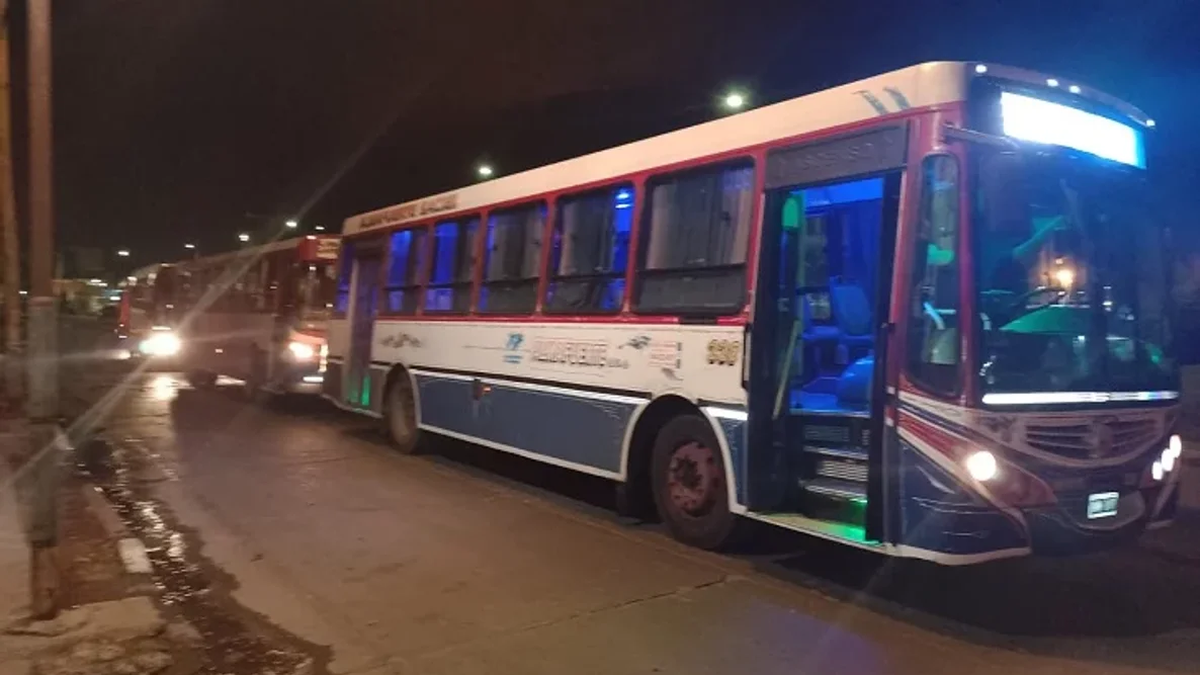 Brutal ataque a un colectivero en La Matanza: le cortaron la cara en medio de un robo y varias líneas suspendieron el servicio