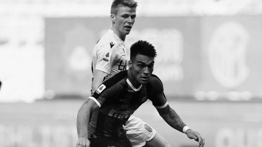 Inter perdió 2-1 de local contra Bologna y se aleja de Juventus en la cima: Lautaro erró un penal decisivo