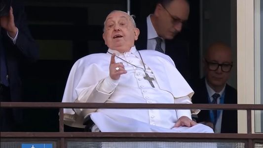 El papa Francisco reapareció en el Domingo de Ramos y realizó un pedido para los más necesitados