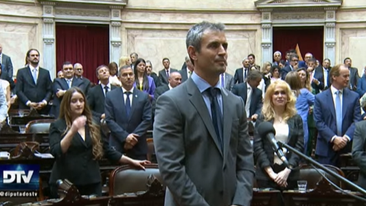 Juran los nuevos diputados y eligen las nuevas autoridades de la Cámara