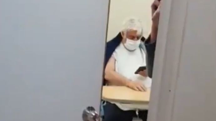 Un hombre denunció que sacaron a su hijo accidentado de un consultorio para atender a Alberto Samid