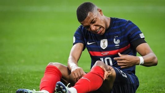 Alerta en Francia y el PSG: se lesionó Mbappé