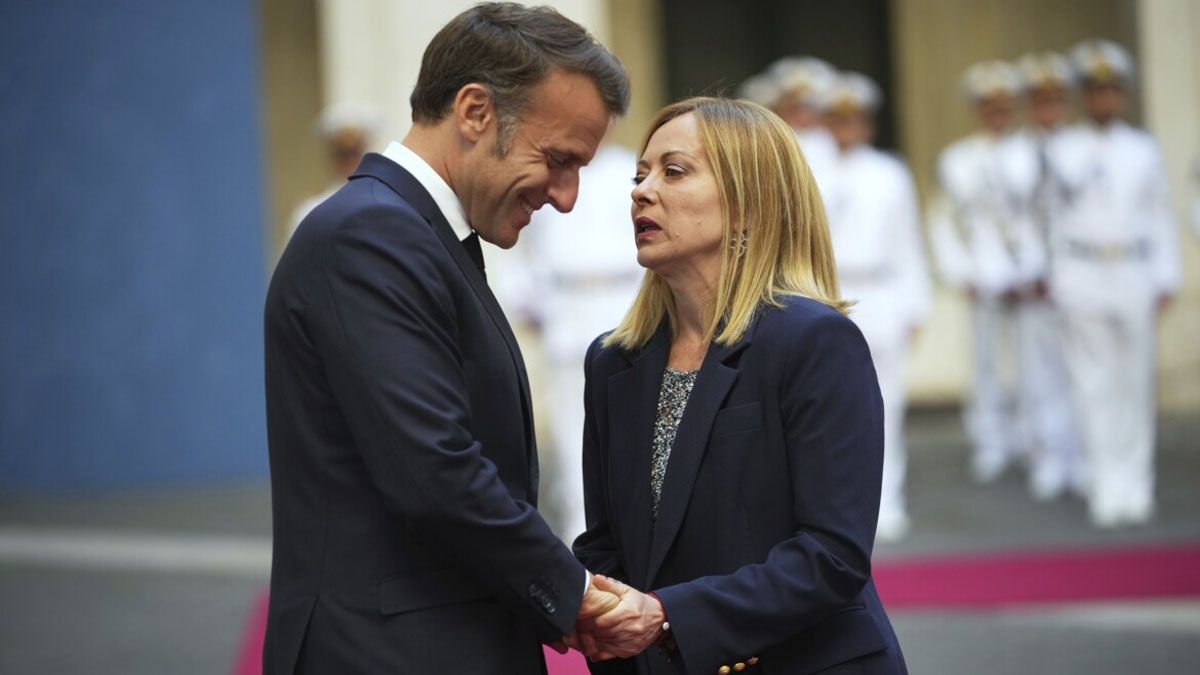 Emmanuel Macron y Georgia Meloni. Su buena relación actual complica el acuerdo entre la Unión Europea y el Mercosur